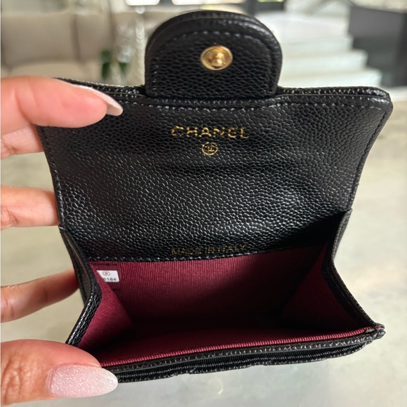 Chanel Caviar Quilted Flap Card holder like new condition in a box - Picture 5 of 9